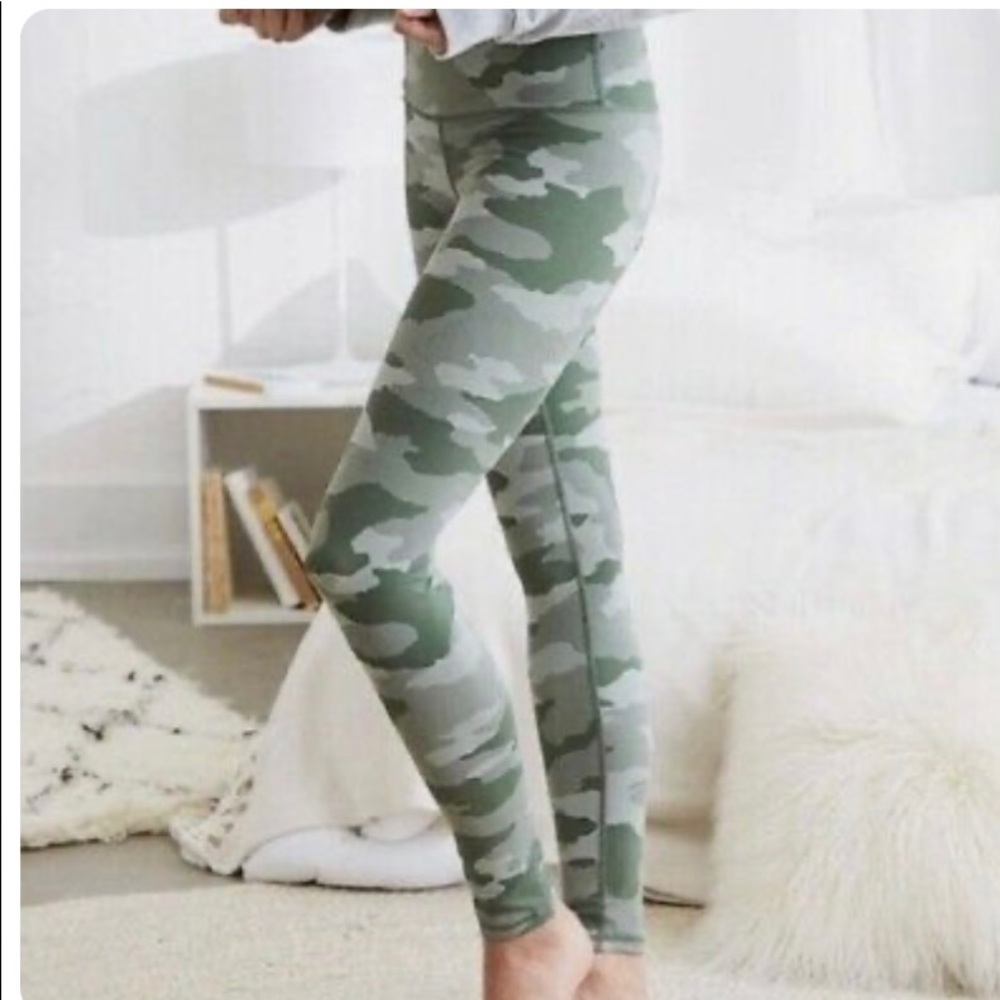 aerie camo green leggings, NWOT, Small, inside pocket, never worn, high waisted